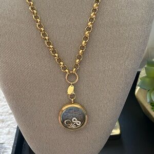 Origami Owl enganment locket